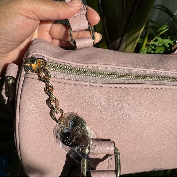 Juicy Couture Crossbody - Picture 4 of 10